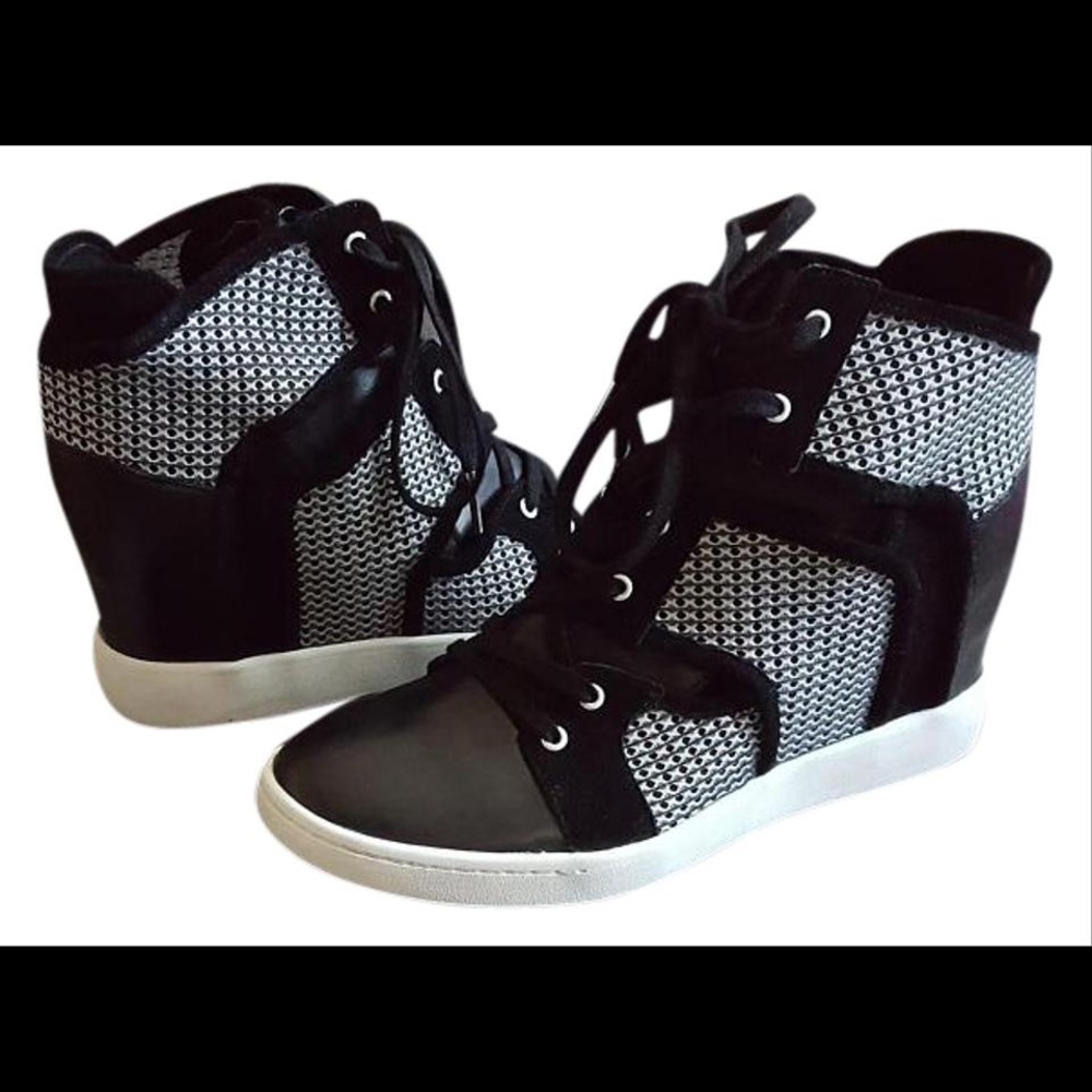 L.A.M.B. Gera Wedges